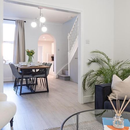 Southview Stays - Three Bedroom House Честер Екстер'єр фото