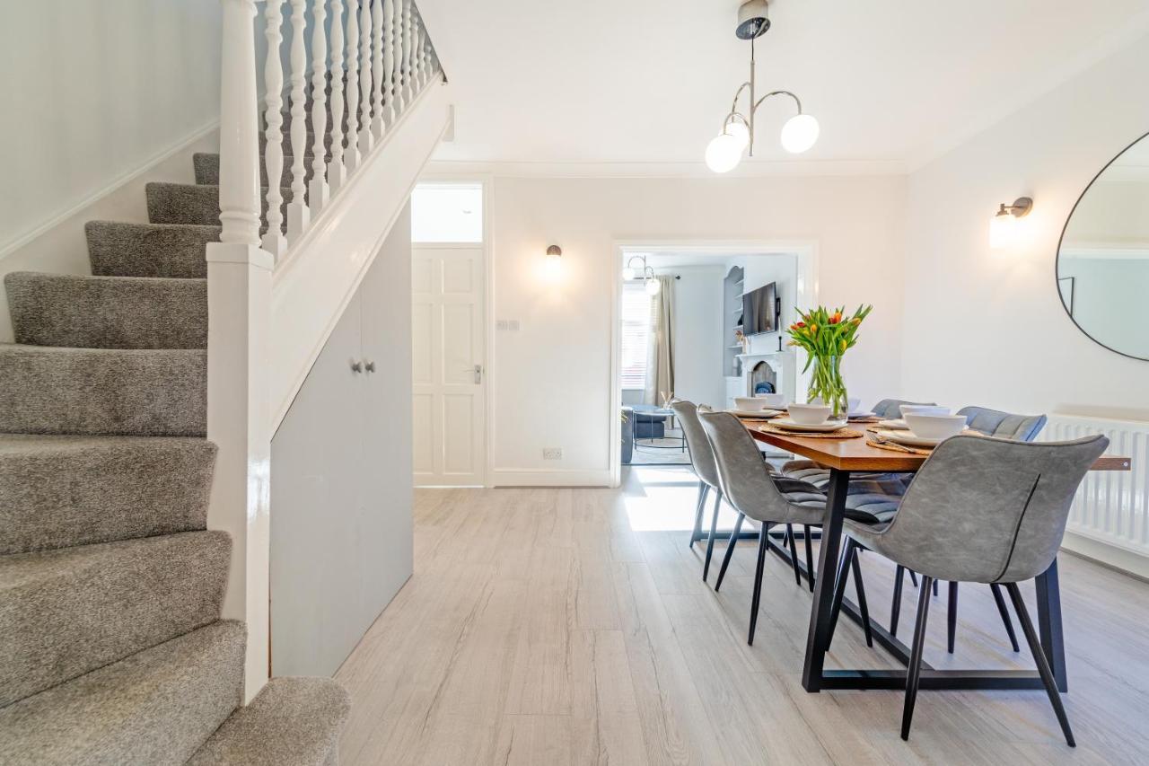 Southview Stays - Three Bedroom House Честер Екстер'єр фото