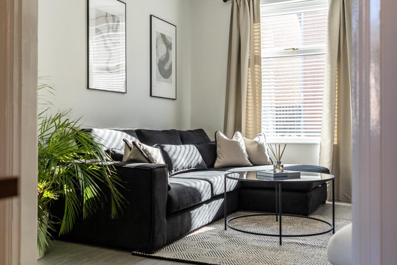 Southview Stays - Three Bedroom House Честер Екстер'єр фото