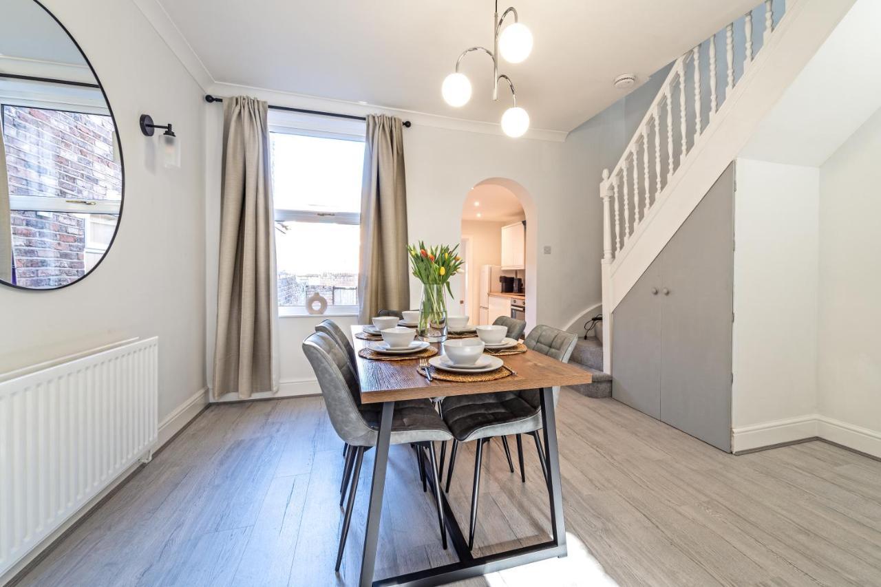 Southview Stays - Three Bedroom House Честер Екстер'єр фото