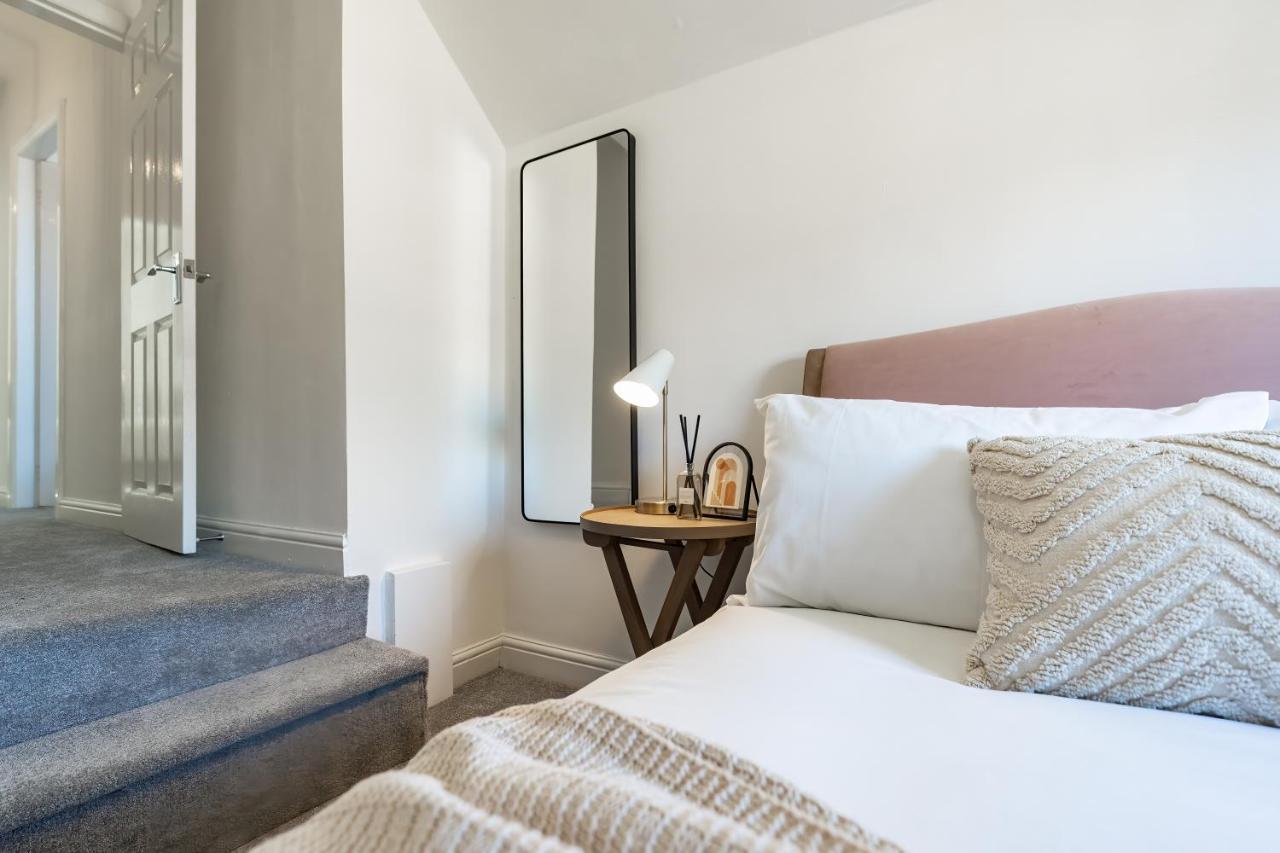 Southview Stays - Three Bedroom House Честер Екстер'єр фото