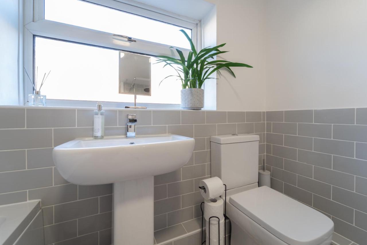 Southview Stays - Three Bedroom House Честер Екстер'єр фото